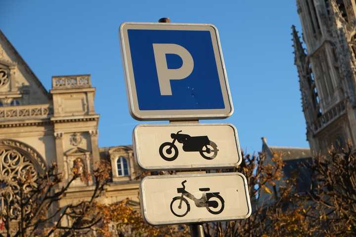 De verkeersborden betreffende het parkeren in België